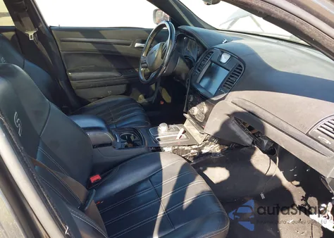 2015 Chrysler 300 300S z USA, uszkodzony, nr VIN 2C3CCABG7FH766790